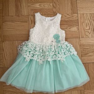 Dressy girls’ gown